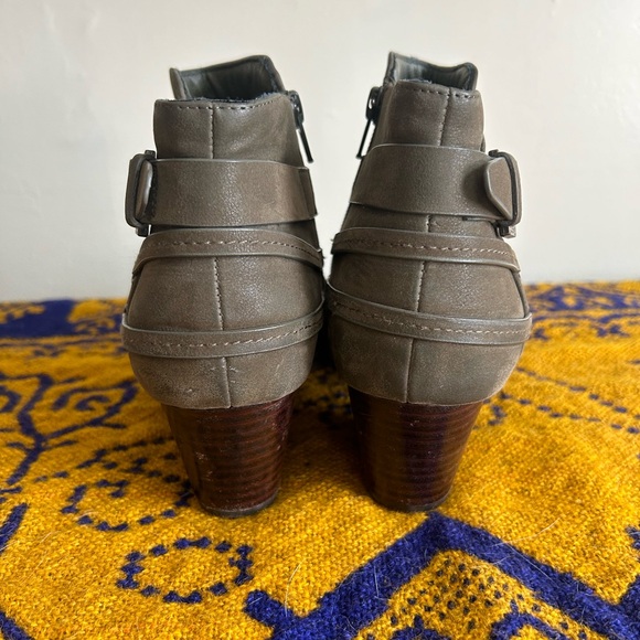 Bare Trap Forest Green Booties sz. 10 - Picture 3 of 5